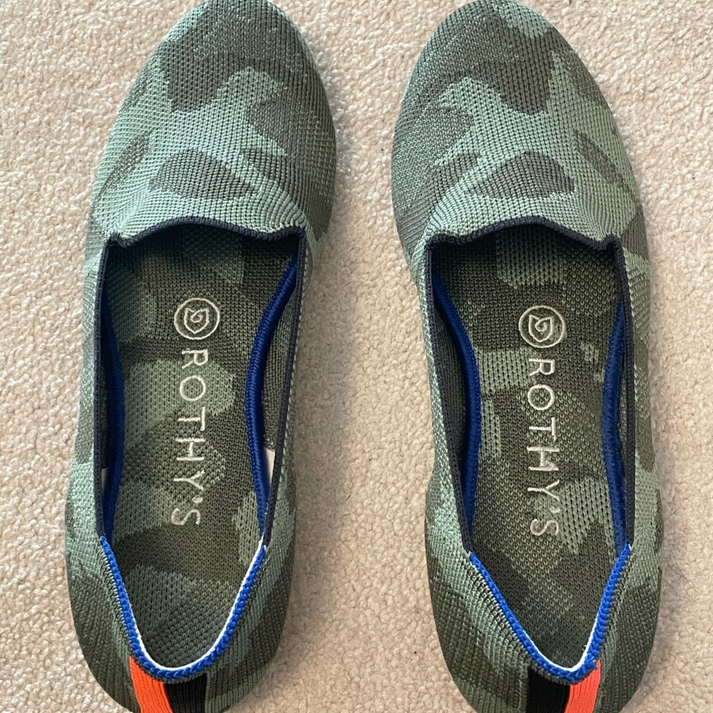 Like new Rothy’s olive camo loafers in size 6.5
